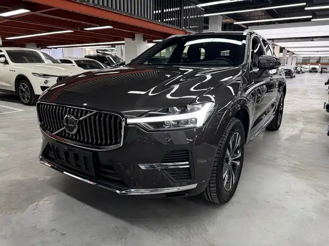 Volvo XC 60 2025 B 5 4 WD