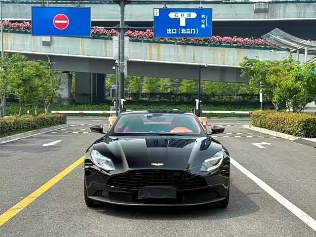 Aston Martin DB11 2022 4.0 T V 8 Coupe
