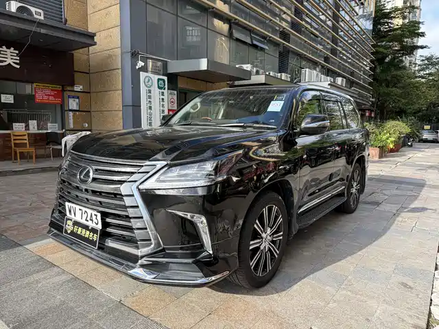 Lexus LX 2017 570