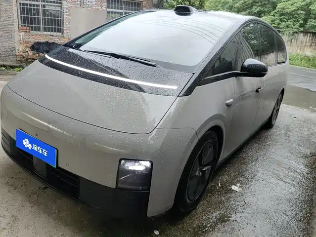 Li Auto MEGA 2024 Ultra