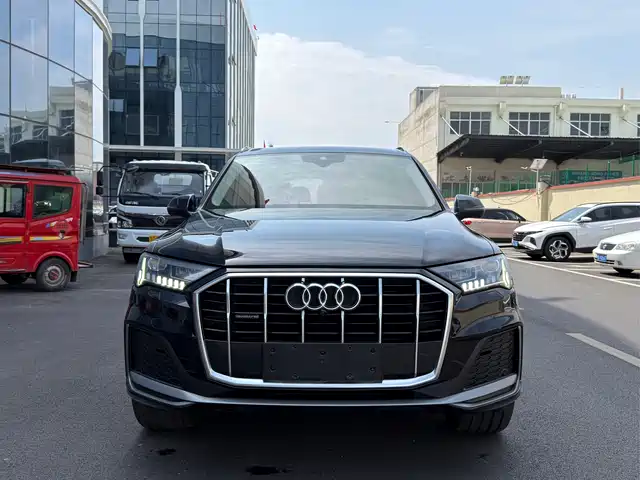 Audi Q7 2021 45 TFSI quattro S line Sport