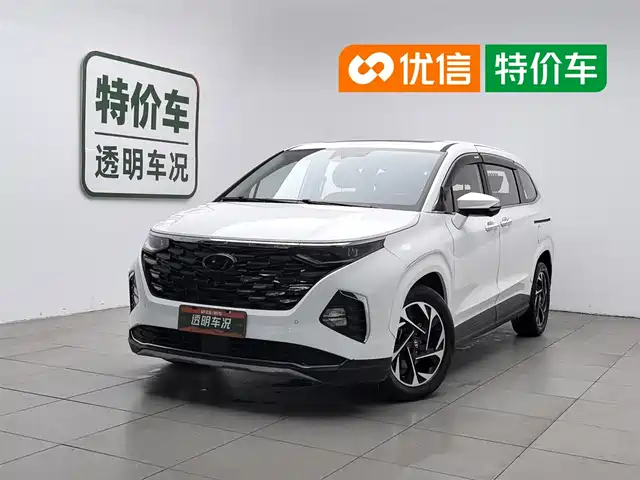 Hyundai Custin