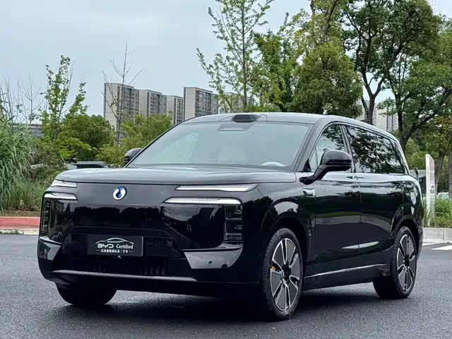 Denza N 8 L 2025 Flagship
