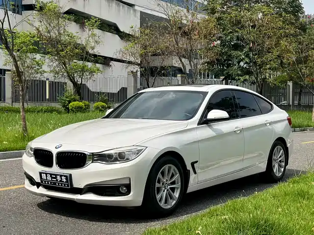 BMW 3-Series 2013 320i Leading