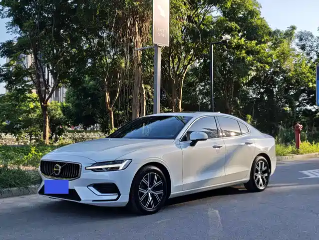 Volvo S 60 2025 B 4