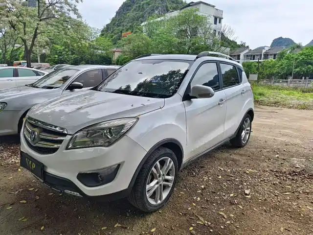 Changan CS35 2016 1.6 L MTLuxury V