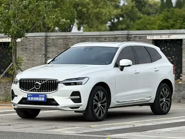 Volvo XC60 2022 B 5 4 WD