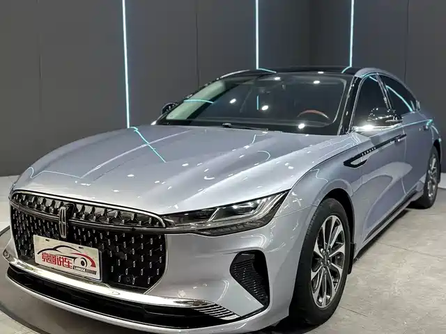 Lincoln Z 2022 i
