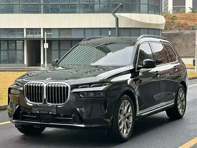 BMW X7 2023 x Drive 40i