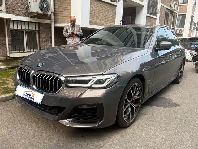 BMW 5-Series 2021 540i M