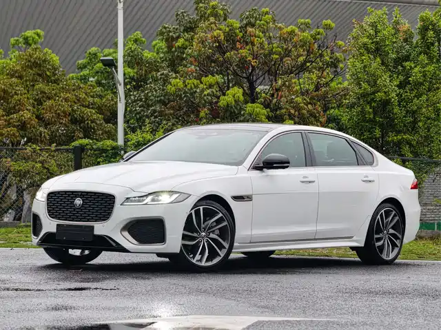 Jaguar XFL 2024 2.0 T P 300 4 WD