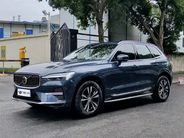 Volvo XC60 2024 B 5 4 WD