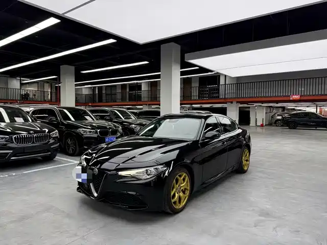 Alfa Romeo Giulia 2020 2.0 T 280 HP