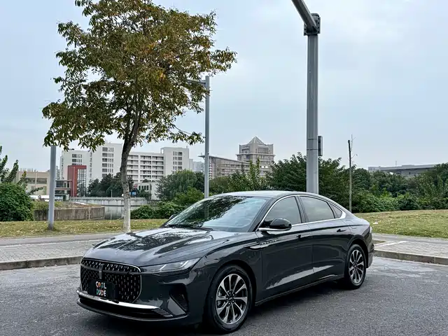 Lincoln Z 2022 i