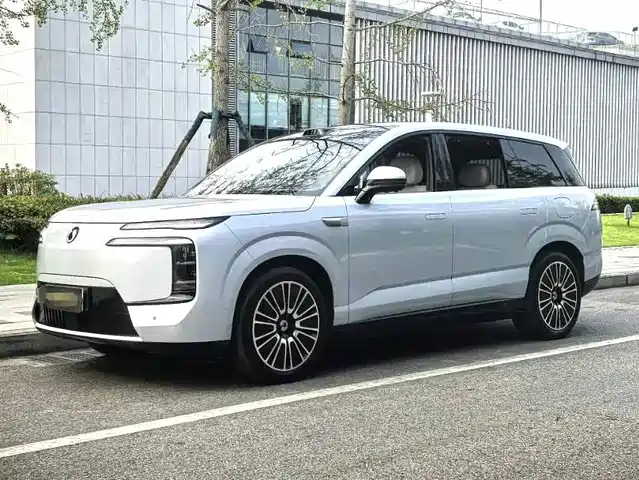 Denza N 8 L 2025 Flagship