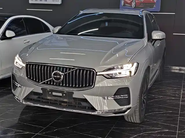Volvo XC60 2023 B 5 4 WD
