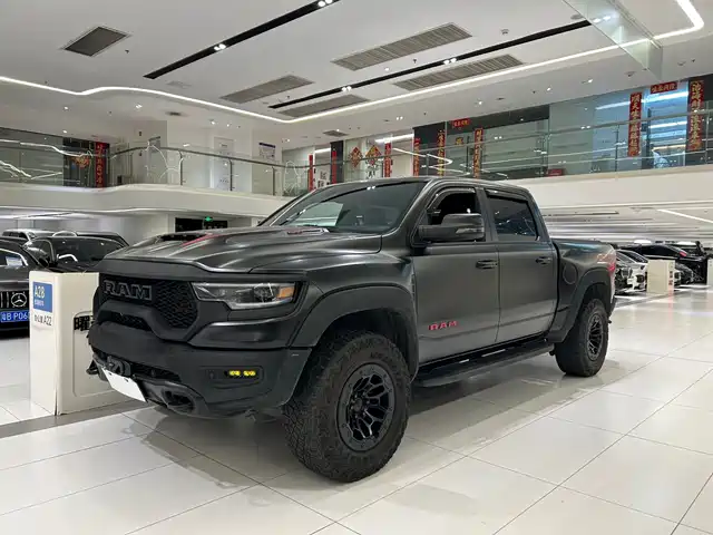RAM Trucks 2023 6.2 T AT