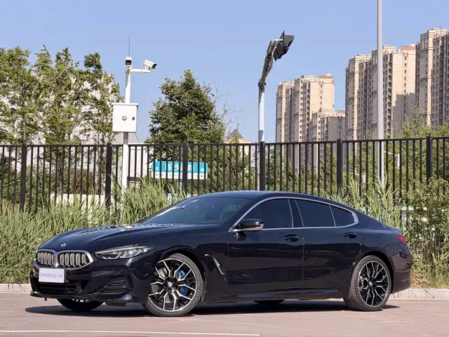 BMW 8-Series 2022 840i M