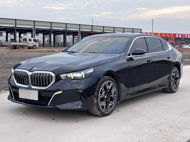 BMW 5-Series 2024 530 Li