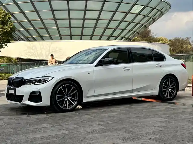 BMW 3-Series 2021 320 Li M