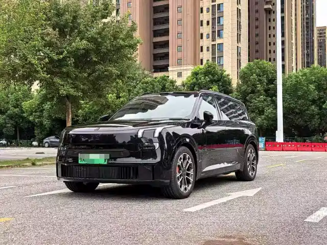 Lynk & Co 900 2025 2.0 T Ultra 6