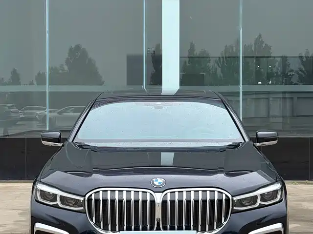 BMW 7-Series 2021 730 Li M