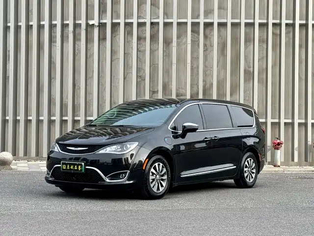 Chrysler Pacifica PHEV