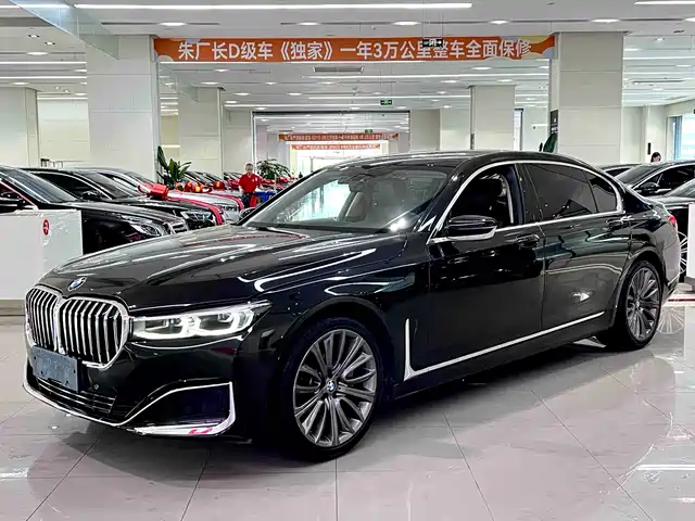 BMW 7-Series 2019 740 Li Leading