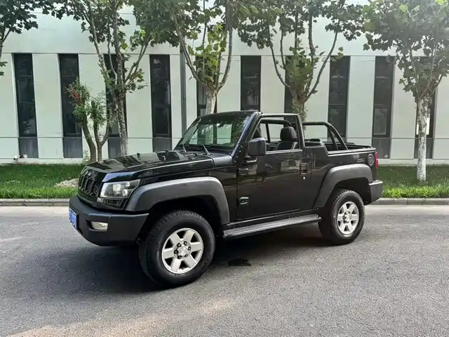 BAIC BJ 40 2014 2.4 L MT