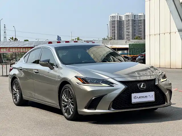 Lexus ES 2018 260 F SPORT V