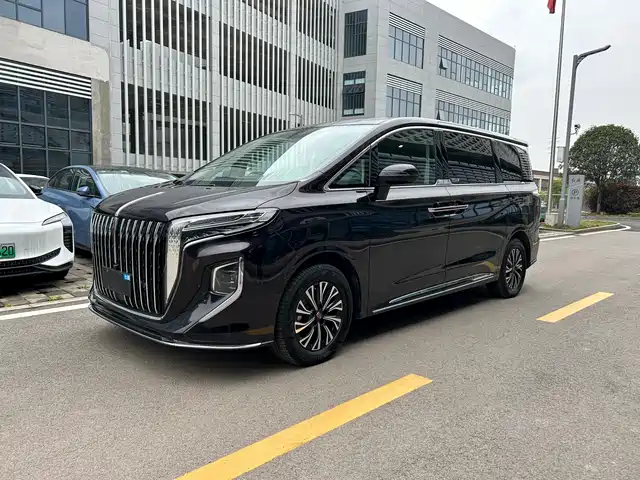 Hongqi HQ9 PHEV 2024 2.0 T 4 WD