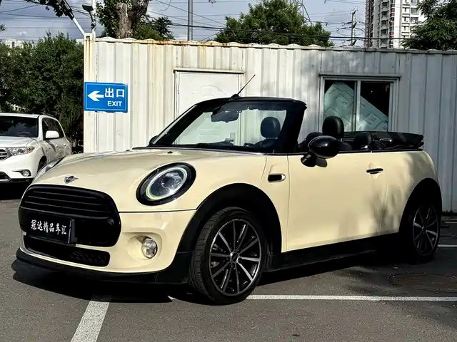 MINI Cabrio