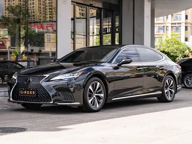 Lexus LS 2023 500h