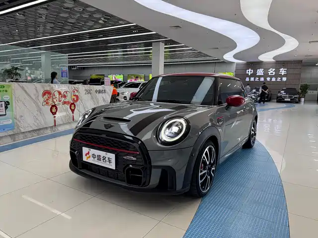 MINI JCW 2023 2.0 T JOHN COOPER WORKS Pat Moss