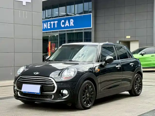 MINI Hatch