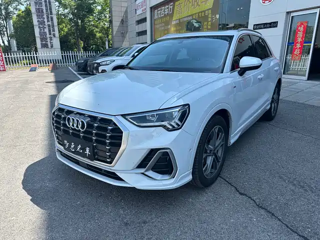 Audi Q3 2022 40 TFSI
