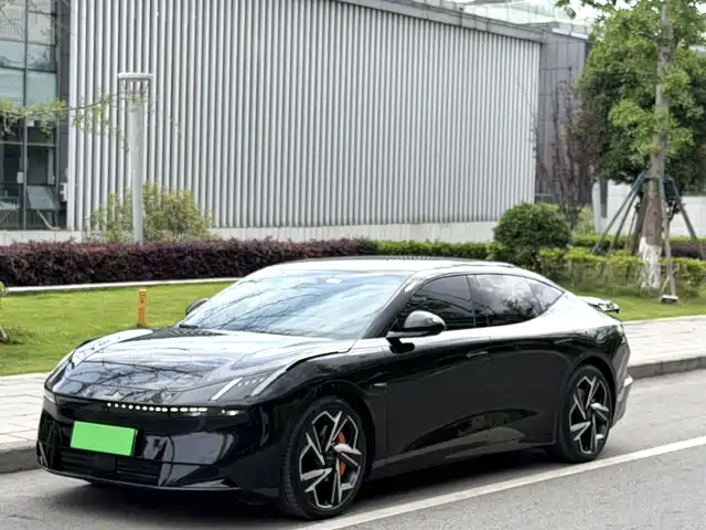Lynk & Co Z 10 2025 95k Wh 702km 4 WDHalo