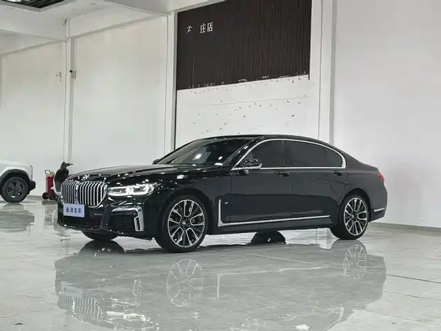BMW 7-Series 2019 740 Li Leading M