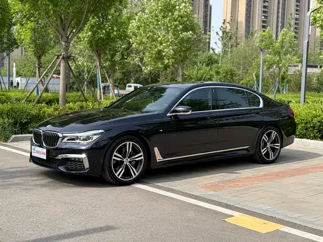 BMW 7-Series 2018 740 Li Leading M