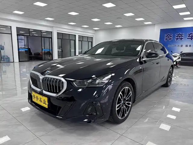 BMW 5-Series 2024 525 Li M