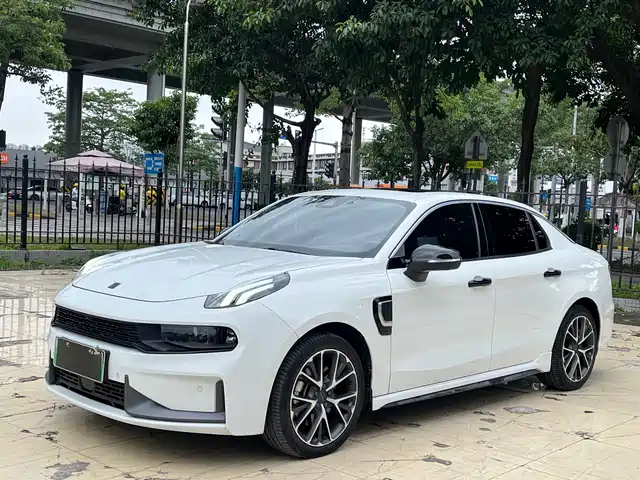 Lynk & Co 03 2021 1.5 T PHEV Pro