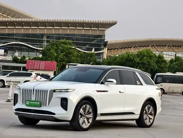 Hongqi E-HS 9 2022 690km