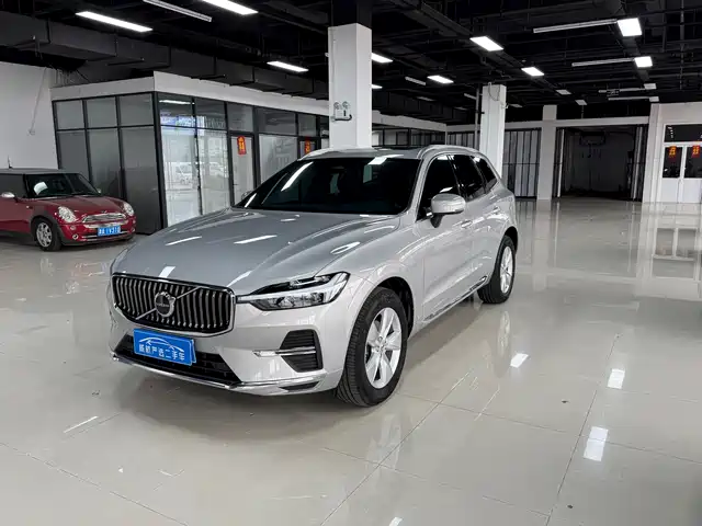 Volvo XC60 2022 B 5 4 WD