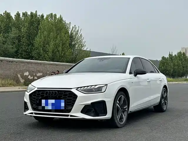 Audi A4L 2023 40 TFSI