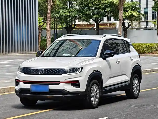 Changan CS35 PLUS 2021 1.6 L CVT
