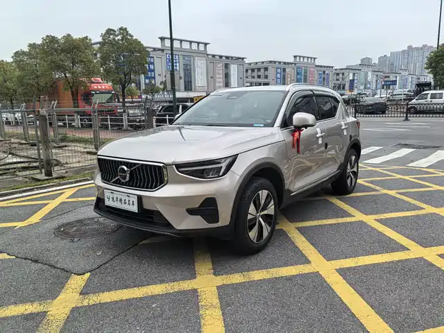 Volvo XC40 2024 B 3
