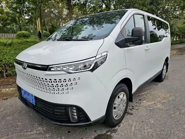 Maxus V70 2023 2.0 T AT 5/6