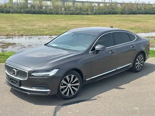 Volvo S90 2022 B 5