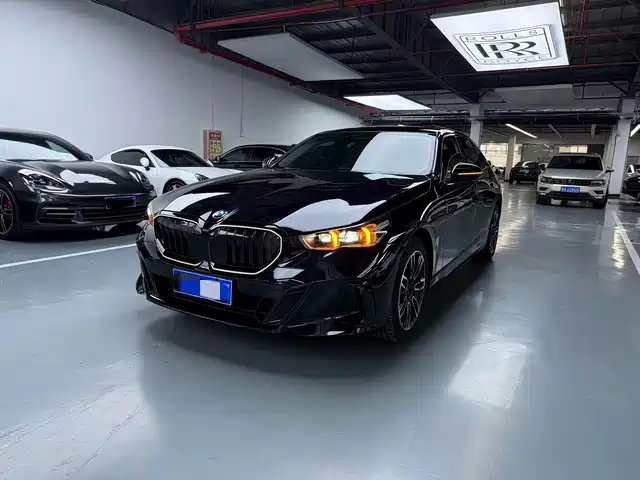BMW 5-Series 2026 530 Li Leading M