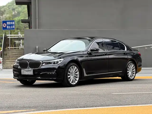 BMW 7-Series 2016 740 Li Leading